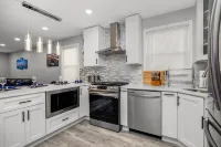 FREE Parking Modern Duplex King Beds near EWR& NYC - Boutique