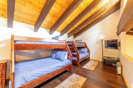 Fully Remodeled 2Bed + Loft, 3Bath 1,857sf  Mammoth Condo