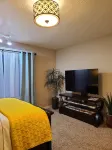 Newly remodeled studio apartment with lake access
