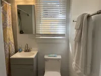 C6, Romantic apartment in city center, Flagler location, near beaches, parking!