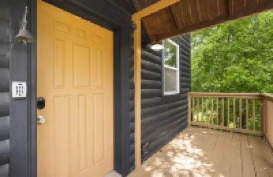 Big Riverfront Cabin #5 on the James! Sleeps 12, #5 of 5 Cabins