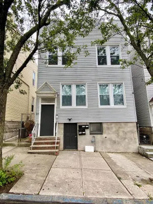 New and modern apartment 20 minutes from New York