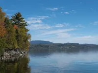 Airy Studio with Lake Access & Views, AC, 5Min to Downtown レーンジリーのホテル