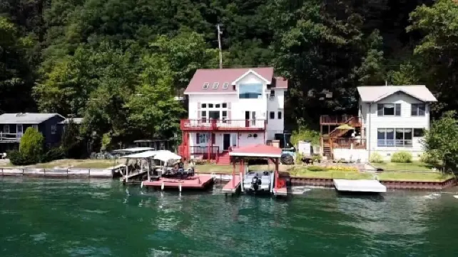 Cozy Cozy Cottage ~ Perfect Location On West Keuka Lake ~ Private Dock!