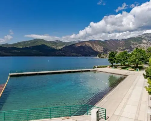 Charming, modern log cabin, steps to the lake. Bright & spacious. Ideal escape! Hotels in Manson