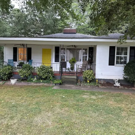 Cozy private efficiency located near downtown Raleigh, PNC Arena, NCSU, RTP, RDU