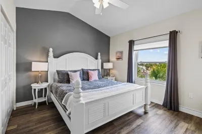 The Misty Mermaid: 2 King Beds 2 Br/2 BA w/View in St Augustine