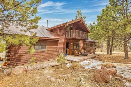 Feels Like Home Cozy Cabin