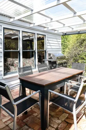 Trimble Cottage Отели рядом с достопримечательностью «Hepburn Springs Bathhouse»