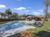 Spacious Home Prime Location of St. Augustine: Pool, Hot Tub, & Fire Pit - สระว่ายน้ำส่วนตัว