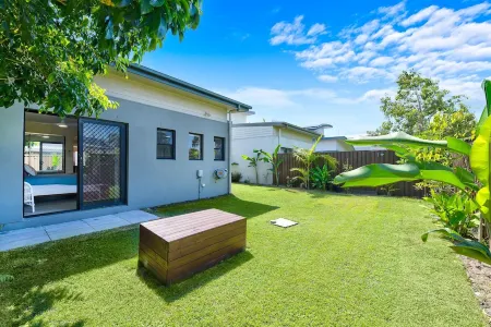 Little Fern House a Tropical Beach Hideaway Mudjimba,  Sunshine Coast 🛫 5 mins Отели в г. Мадджимба