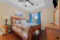 Stellar Retreat next to SDC and sits on Table Rock Lake!