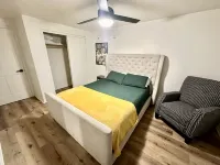 Stay just a short walk -0.3- miles from Lambeau! Hotel in zona Austin Straubel Airport