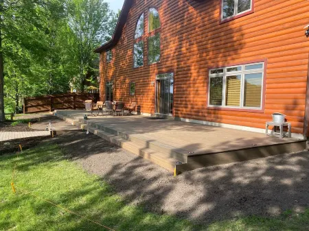 Wonderful Retreat - Enjoy holiday gatherings in this large, cozy cabin