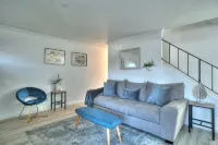 *Upgraded 3 Bedroom Condo w/ Fireplace  A/C & BBQ
