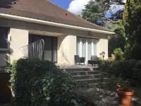 Villa à Villa à Epinay sur Orge Hotels in Epinay-Sur-Orge