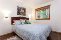 The River Cabin near Mt. Baker