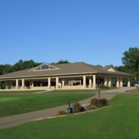 Apple Valley Lake, Pools and Beaches! Guest Passes available for a fee! Отели в г. Ховард Тауншип