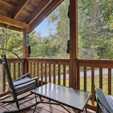 Romantic Hot Tub Cabin-King Bed • Private Porch • 10 Min Dollywood