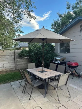 Cozy basement apartment close to Denver downtown.