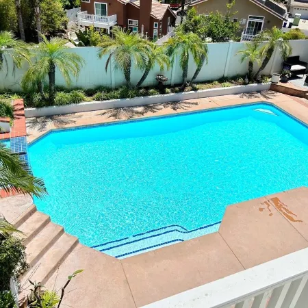 Spacious Poolside Oasis - Right Next to Beach and Legoland