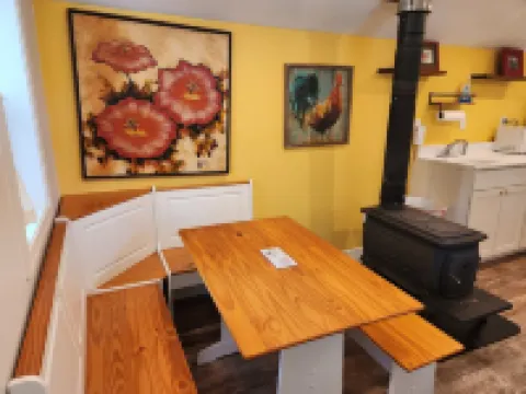 "The Love Shack" For Couples - Private Hot Tub, Meals, Pampering, Pet Sitting! 卡斯科酒店