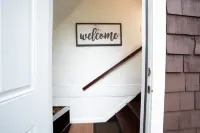 Walkable to all in Downtown Seaford! Clean 1 bed basement unit