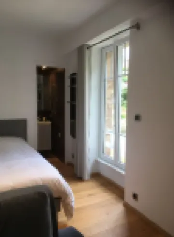 Quiet, bright, renovated apartment, 50 meters from the beach TRESTRAOU PERROS GUIREC