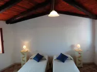 Holiday apartment - ideal f. Family / Group - a few steps from the sea