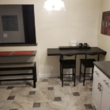 Beautiful 2 Bedroom Duplex