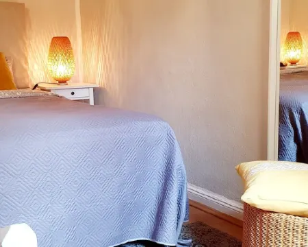 Tasteful, very well-equipped vacation apartment, approx. 45 m2 in Solingen, NRW โรงแรมในโซลิงเกน