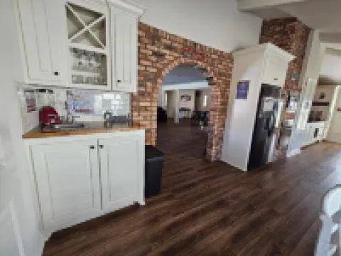 CAJUN OASIS 6br Retreat w/ pool 3mi from Casinos and Interstate 210