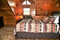 Awesome View 2500 Sqft Decks 8 Person Spa Mins to Blue Ridge Pkway & New River