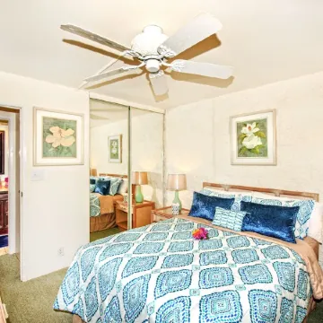 Beachfront condo in Maalaea - 2 Bedroom 2 Bath - Ground floor, AC!!!