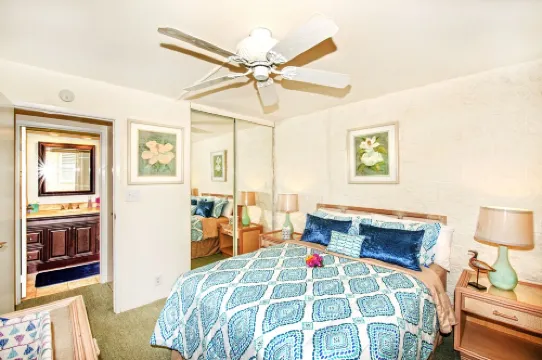 Beachfront condo in Maalaea - 2 Bedroom 2 Bath - Ground floor, AC!!!
