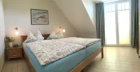 Exclusive apartment with 2 balconies and sea views - only 200m from the beach!
