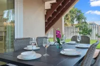 Beachy Places, Hot tub, Pool, Beach Hotels in Melbourne Beach