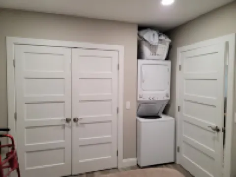 Cityline suite Three miles to PC, RIC, BROWN, JWU, &RISD ポータケットのホテル