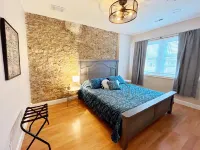 #SuiteDreamsLawrence - Historic Downtown Loft - sleeps up to 6! Hotels in der Nähe von KU School of Law