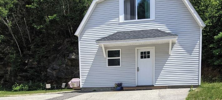 The Outlet House, Comfortable Cottage Hotels in Freeport