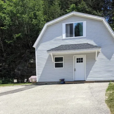 The Outlet House, Comfortable Cottage