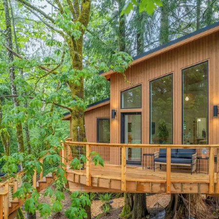 Tree House- Two bedroom plus loft- sustainable living!