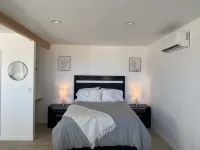 Newly renovated studio with farm and mountain view’s! 5 minutes to Jacksonville.