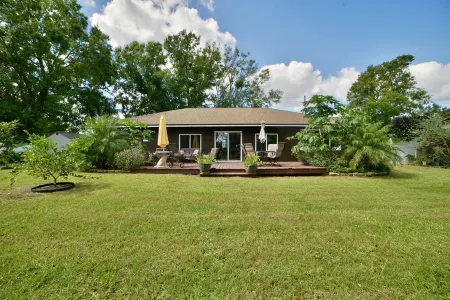 Stylish Sebring House – Across from Lake Jackson & Close to the Downtown Circle