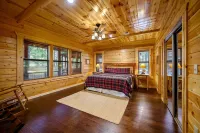 Cast Away Lodge Luxury Cabin Near Hochatown center!