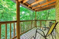 Smoky Mountain Haven!  Hot Tub, Private Deck & Cozy Vibes!