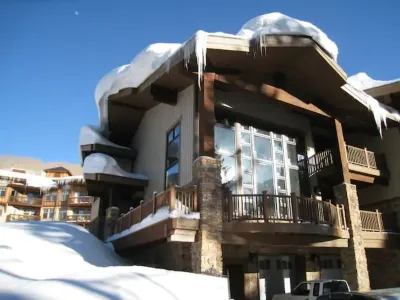 Luxury ski-in townhome in Solitude Resort Hotel dekat Millcreek Canyon Winter Gate