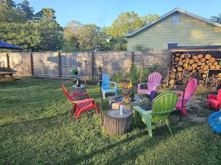 Family House closet to Motor sport, firepit, B.B.Q. and pet friendly.