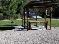 Newly remolded Lodge close to public boat ramps , beach and fishing charters.