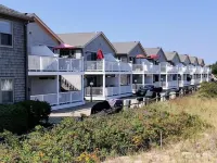 Ocean views, private access to beach, quiet, comfortable condo in far east Ptown